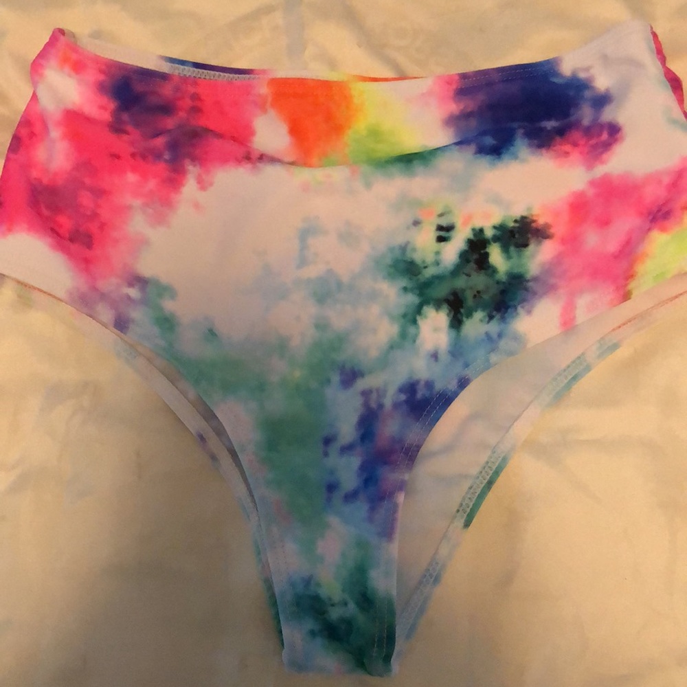 POP OF COLOR BIKINI 👙 - Picture 5 of 6